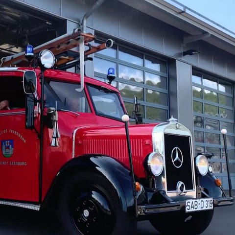 Das älteste Feuerwehrauto aus Saarburg (Foto: SWR)