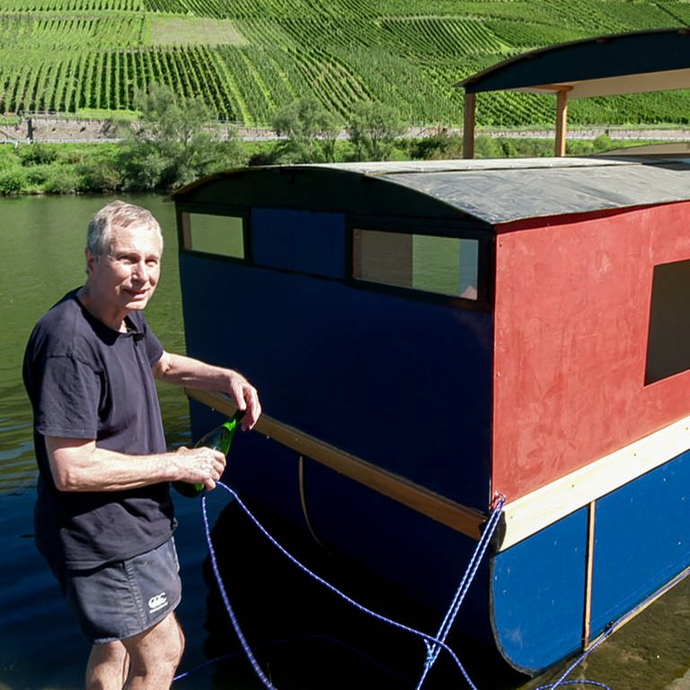 Jürgen Trautmann erfüllt sich den Traum vom eigenen Boot. (Foto: SWR)