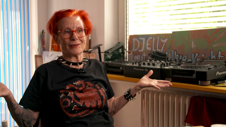 DJ Elly aus Stuttgart denkt nicht an den Ruhestand (Foto: SWR)