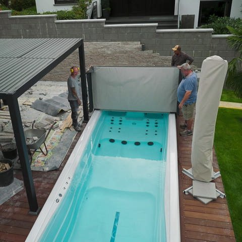 In Gau-Algesheim entsteht eine Wohlfühloase mit Pool. (Foto: SWR)