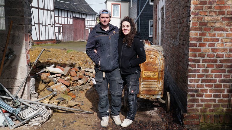 Hannah und Markus retten ein 140 jahre altes Haus im Hunsrück.