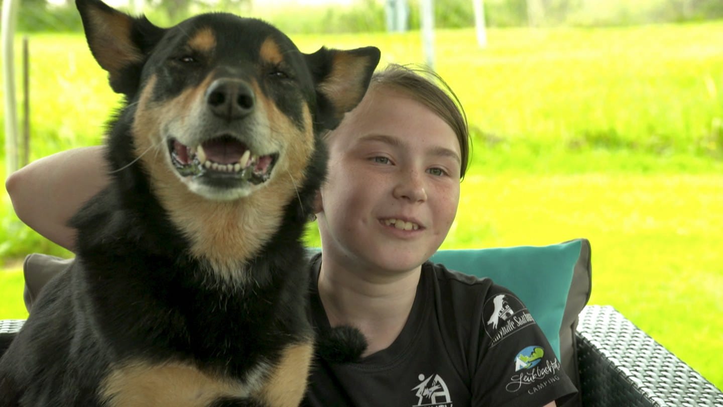 Die zehnjährige Sun und ihr Hund No Limit (Foto: SWR)