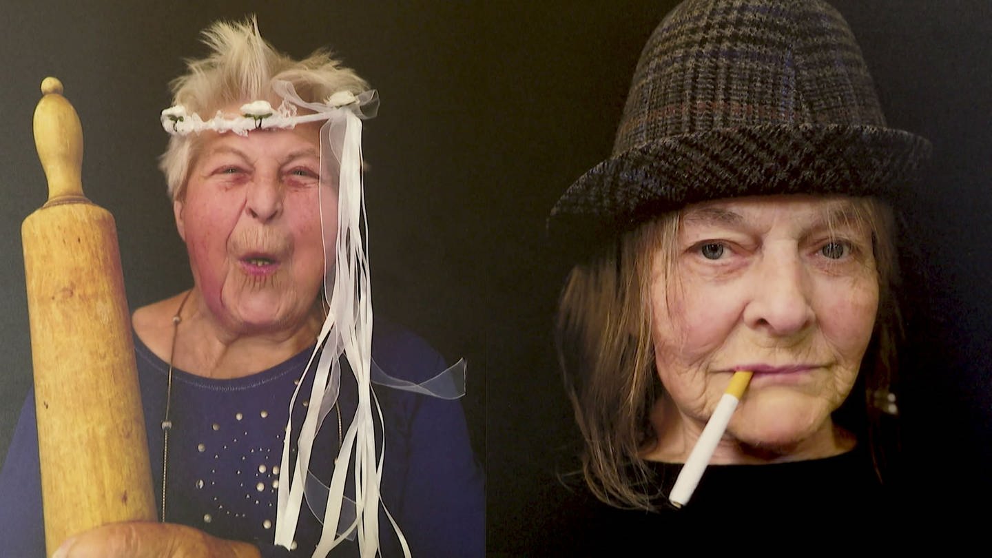 Lustige Fotoportäts von zwei älteren Frauen (Foto: SWR)