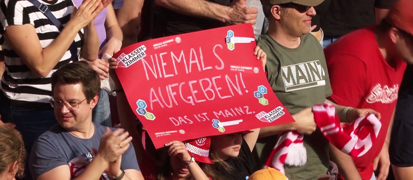 Die Fans von Mainz 05 glauben an ihren Verein. (Foto: SWR)