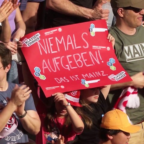 Die Fans von Mainz 05 glauben an ihren Verein. (Foto: SWR)