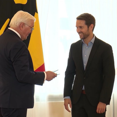Mirko Drotschmann erhält Bundesverdienstkreuz (Foto: SWR, SWR)