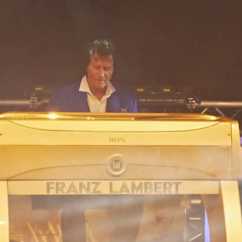 Franz Lampert an seiner Orgel