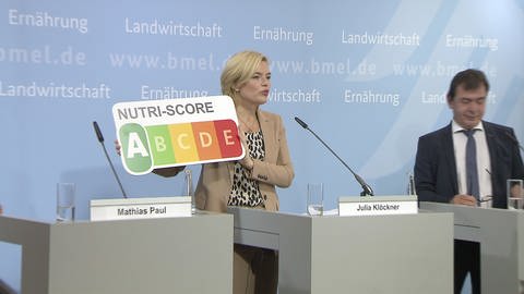 Landwirtschaftsministerin Juli Klöckner präsentiert die Lebensmittelkennzeeichnung Nutri-Score (Foto: SWR)