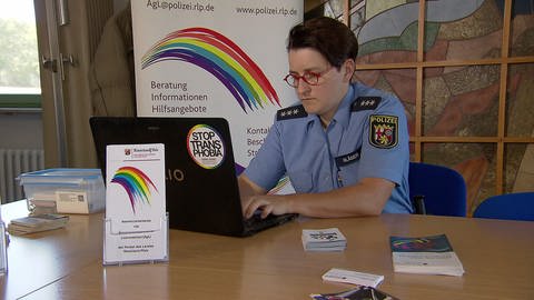 Kriminalhauptkommissarin Diana Gläßer ist zuständig für homophobe Straftaten in Rheinland-Pfalz (Foto: SWR)