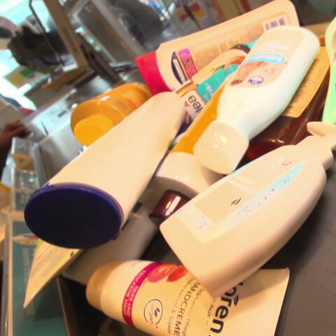 Flüssiges Mikroplastik ist in Kosmetikartikeln weit verbreitet. (Foto: SWR)