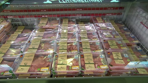 Fleisch beim Metzger ist meist wesentlich teurer als Fleisch aus dem Supermarkt. Dafür gibt es gute Gründe. (Foto: SWR)