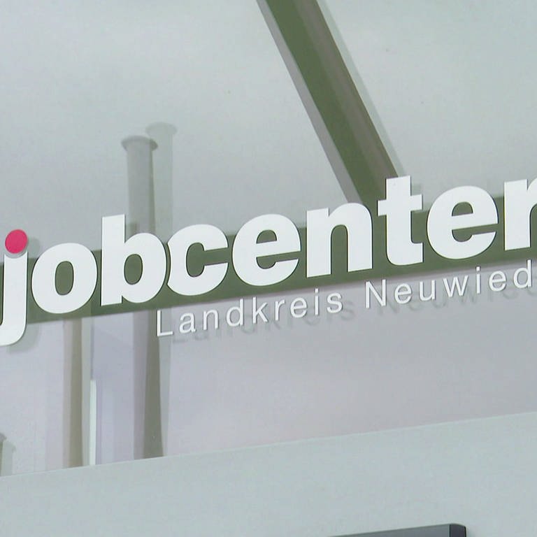 Arbeitsagentur Neuwied, Schild Jobcenter aussen (Foto: SWR)