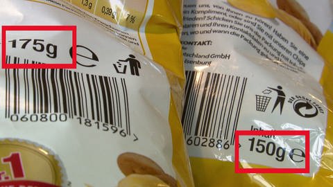 Zwei Chipstüten mit Inhaltsangaben und unterschiedlichen Gewichtsangaben bei gleichem Preis. (Foto: SWR)
