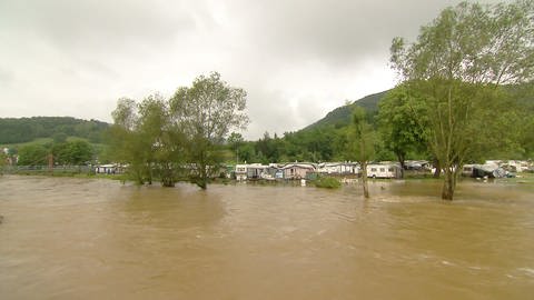 Überschwemmter Campingplatz in Altenahr (Foto: SWR)