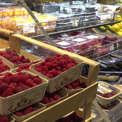 Ob Karton oder Plastik - Obst und Gemüse ist in Supermarkt und Discounter verpackt (Foto: SWR)