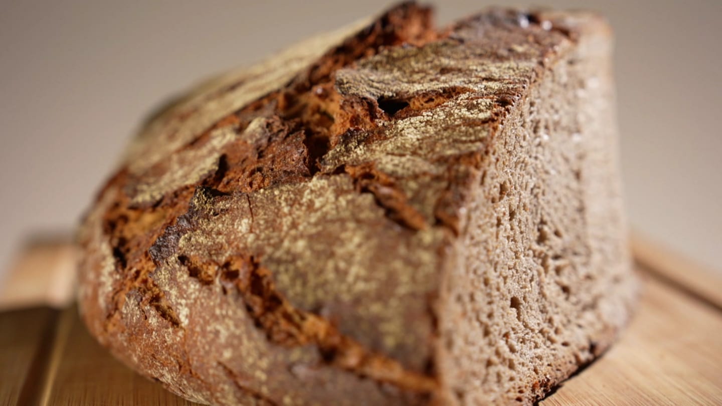 Was lange währt, wird endlich gut: Sauerteig hat eine lange Gärzeit. Die Brote, die aus diesem Teig entstehen, sind daher bekömmlicher. (Foto: SWR)