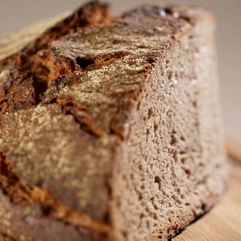 Was lange währt, wird endlich gut: Sauerteig hat eine lange Gärzeit. Die Brote, die aus diesem Teig entstehen, sind daher bekömmlicher.  (Foto: SWR)