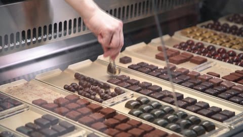 Schokolade kann in unzähligen Formen verarbeitet und genossen werden (Foto: SWR, SWR)
