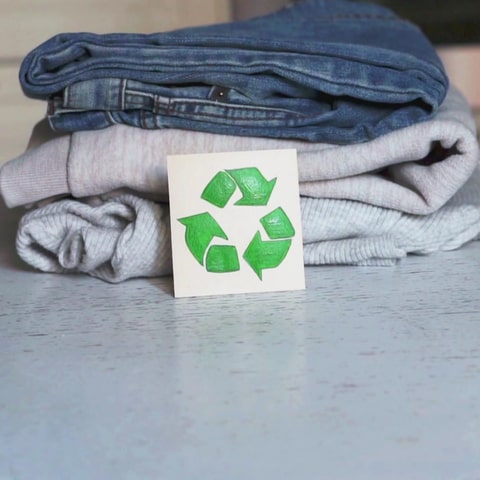 Mode aus recyceltem Kunststoff - wie nachhaltig ist der Trend tatsächlich? (Foto: SWR, SWR)