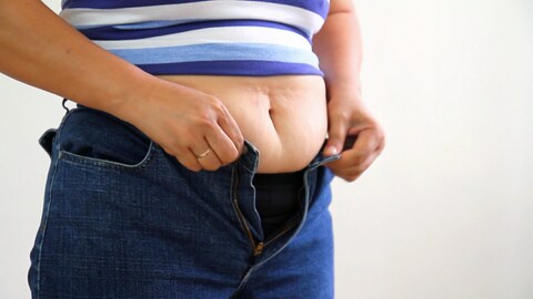 Zu viel Gewicht auf der Waage? Eine individuell abgestimmte Ernährung könnte, so wird vermutet, auch dazu beitragen, Gewicht dauerhaft zu verlieren. (Foto: SWR)