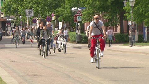 Fahrradfahrer in der Mainzer Innenstadt (Foto: SWR)