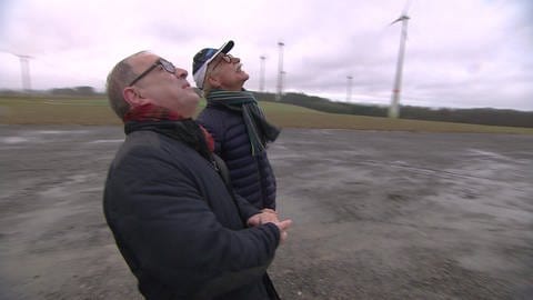 Ciro Capricano und Werner Vogt gehören zu den Windkraft-Pionieren im Land.  (Foto: SWR)