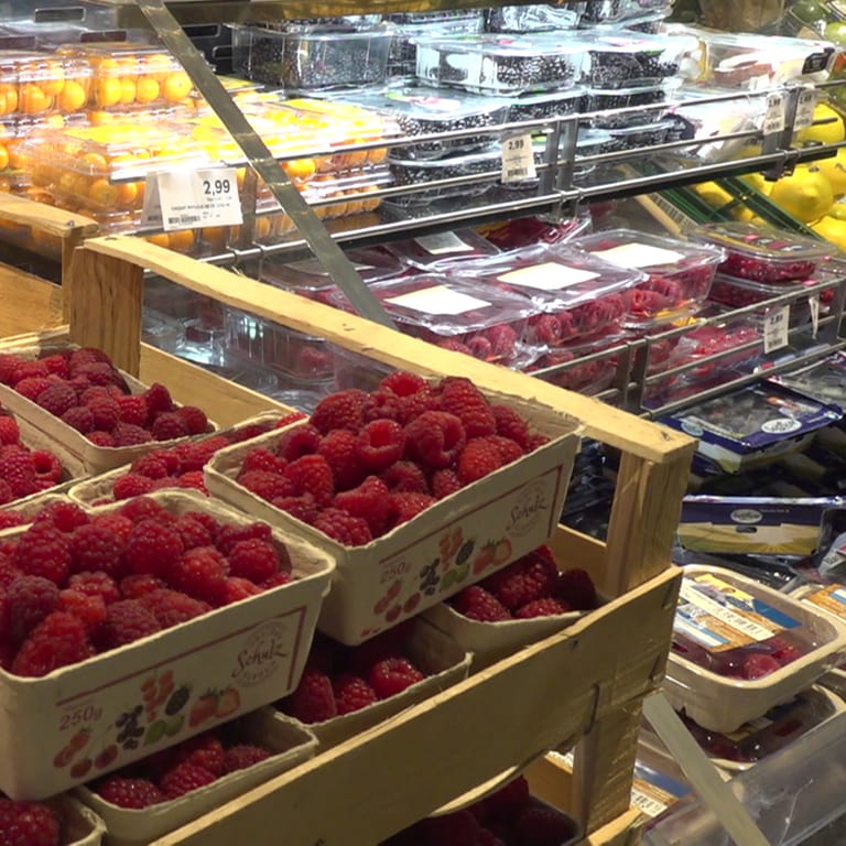 Ob Karton oder Plastik - Obst und Gemüse ist in Supermarkt und Discounter verpackt