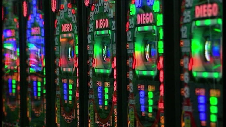Glücksspielautomaten in einer Spielhalle