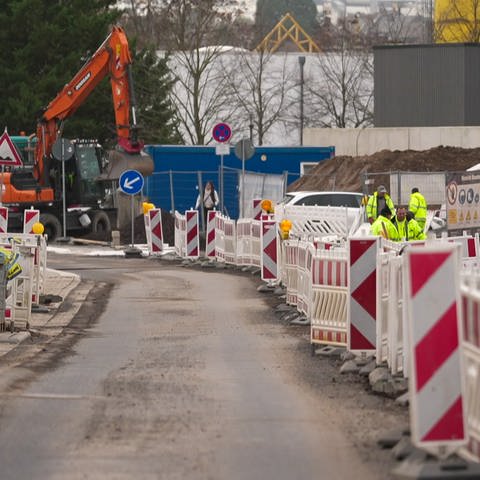 Wenn in einer Gemeinde eine Straße neu gemacht wird, müssen die Anlieger sogenannte Straßenausbaubeiträge bezahlen. (Foto: SWR)