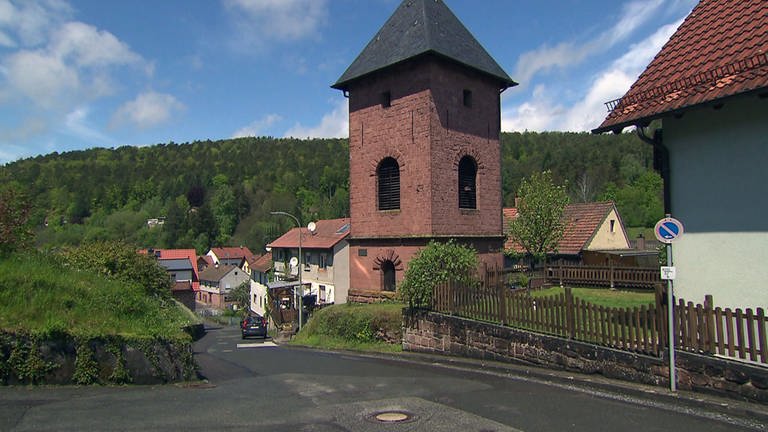 Glockenturm Iggelbach (Foto: SWR)