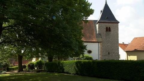 Ev. Kirche mit Friedhof in Hangen-Weisheim (Foto: SWR, SWR -)