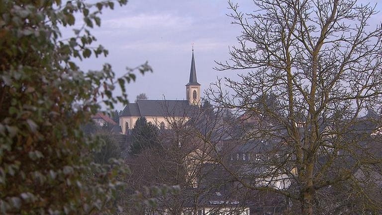 Blick auf die Kirche (Foto: SWR, SWR -)
