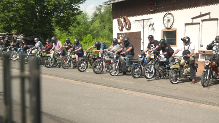 Hierzuland Mopedclub (Foto: SWR)