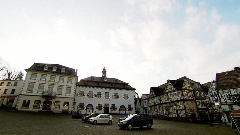 Farbenfrohe Fachwerkhäuser am Burgplatz (Foto: SWR, SWR -)