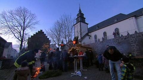 Das Weihnachtsbaumfest von Sankt Johann (Foto: SWR, SWR -)