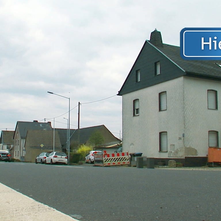 hzl-doettingen-dorfstraße-schild (Foto: SWR)