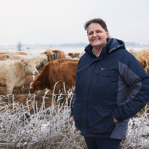Gastgeberin Martina Koch lädt zu klassischen Rinderrouladen ein. (Foto: SWR)