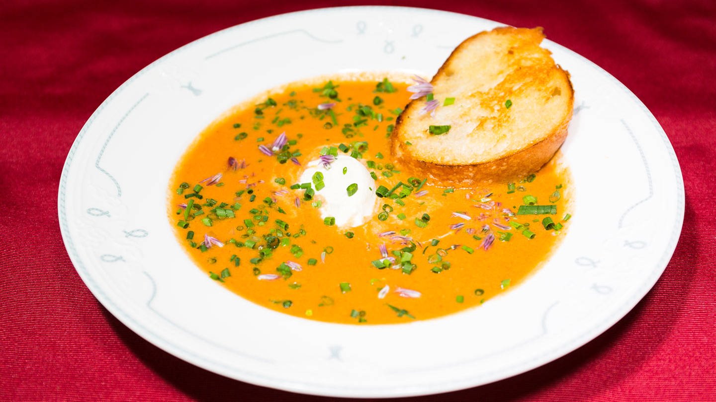 Suppe aus schwarzen Tomaten (Foto: SWR, SWR/Megaherz Andreas Maluche)