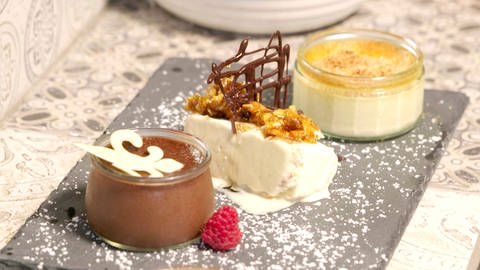 Dessert-Trilogie mit Mousse au chocolat, Eis-Parfait  und Crème brûlée  (Foto: WDR)