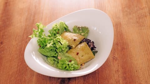 Salatbouquet mit mediteranen Herrgottsbscheißerla (Maultaschen)