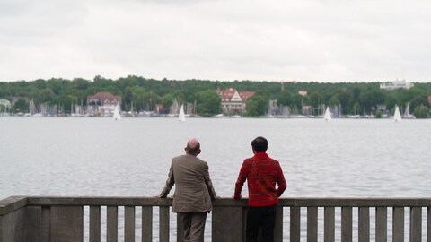 Denis Scheck und Amir Gudarzi mit "lesenswert" am Wannsee Berlin (Foto: SWR)