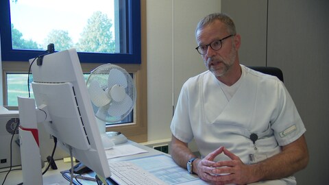 Dr. Stefan Junger, Schmerztherapeut in der Schmerzambulanz Klinikum Stuttgart (Foto: SWR)