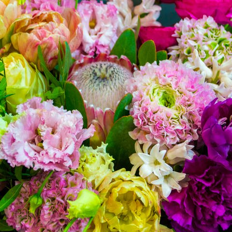 Ein Blumenstrauß aus vielen bunten Blumen. Nachhaltige Blumen.  (Foto: Colourbox)