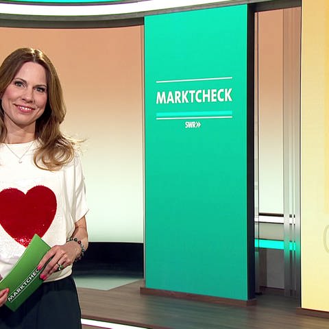 Hendrike Brenninkmeyer moderiert Marktcheck im SWR Fernsehen am 10. Mai 2022  (Foto: SWR)