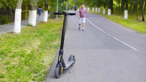 E-Scooter können tatsächlich einen Beitrag zu mehr Nachhaltigkeit im Straßenverkehr leisten, wenn sie richtig eingesetzt werden.  (Foto: Colourbox)