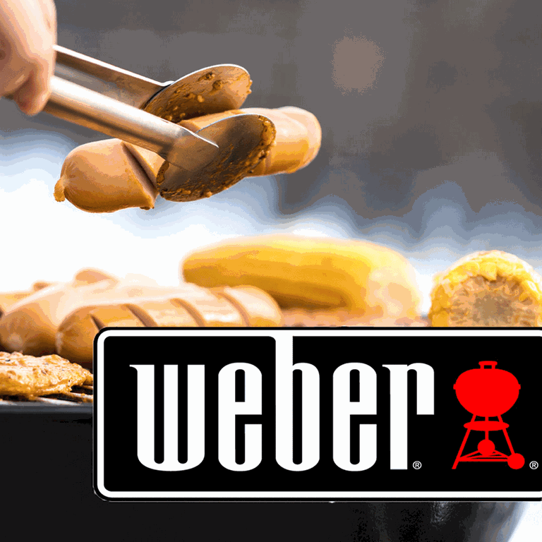 Kugelgrill von Weber mit Fleisch und Würstchen Test