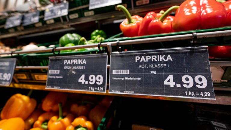 Mit der neuen Preisangabenverordnung sollen Verbraucher die Preise besser vergleichen können. (Foto: dpa Bildfunk, picture alliance/dpa | Fabian Sommer)