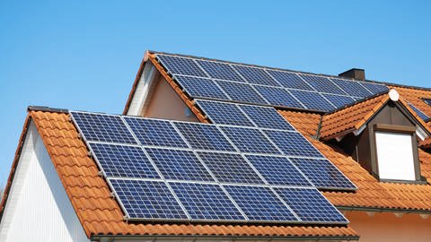 Die Nachfrage nach Solaranlagen für das eigene Heim ist stetig gestiegen.  (Foto: Colourbox, Colourbox | #260882)