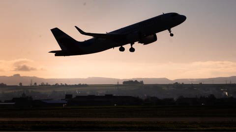 Wer im Jahr 2023 in den Urlaub fliegen möchte, sollte frühzeitig buchen. (Foto: dpa Bildfunk, picture alliance/dpa | Christoph Schmidt)