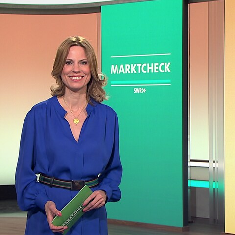 Hendrike Brenninkmeyer moderiert Marktcheck: Tiefkühlpommes im Test, Rechtsstreit unter Nachbarn, Fragwürdige Versicherungsprüfberichte und Haushaltsauflösungen (Foto: SWR)